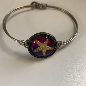 L&D Sea Star bracelet - changes with light
